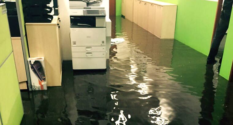 Do’s and Don’ts during Water Damage photo