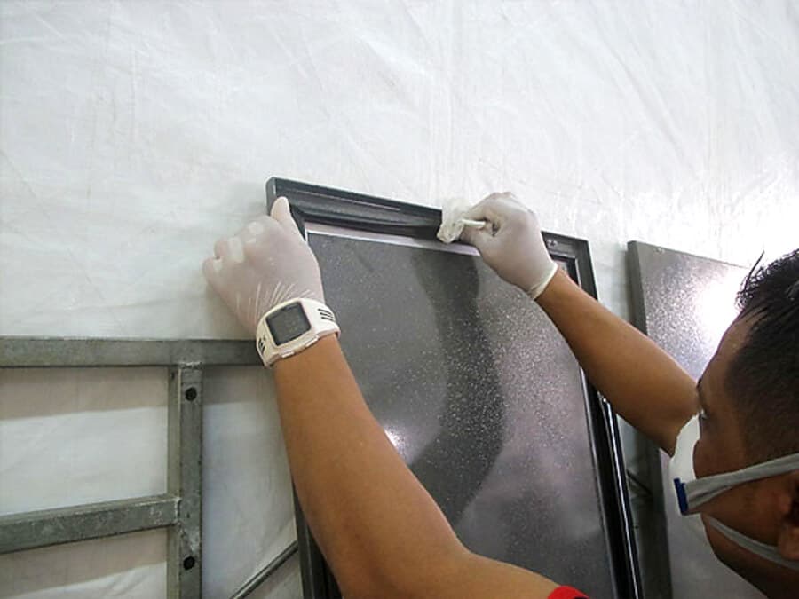 Surface decontamination