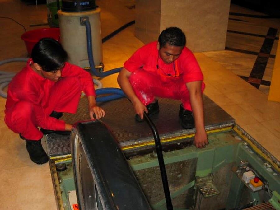 Extracting standing water